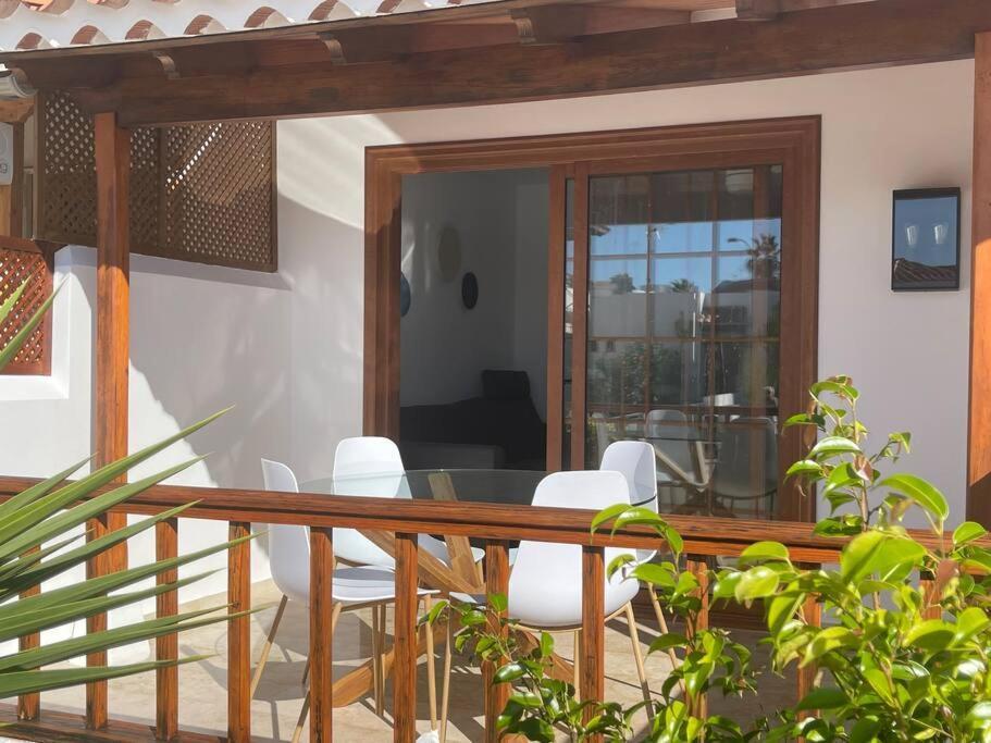 Stylish & Modern 1 Bedroom Suite On Frontline Of Playa Del Duque Costa Adeje (Tenerife) Exterior foto