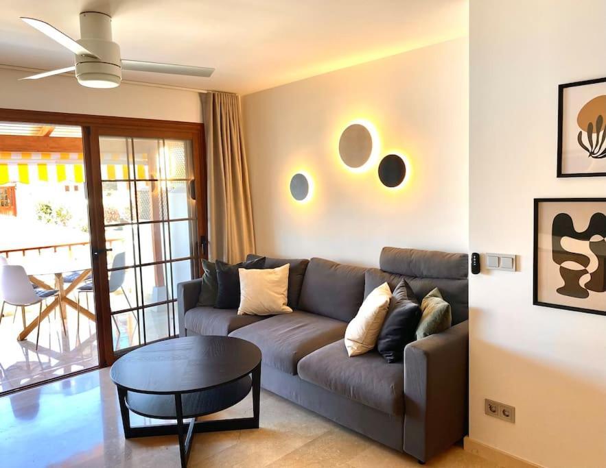 Stylish & Modern 1 Bedroom Suite On Frontline Of Playa Del Duque Costa Adeje (Tenerife) Exterior foto